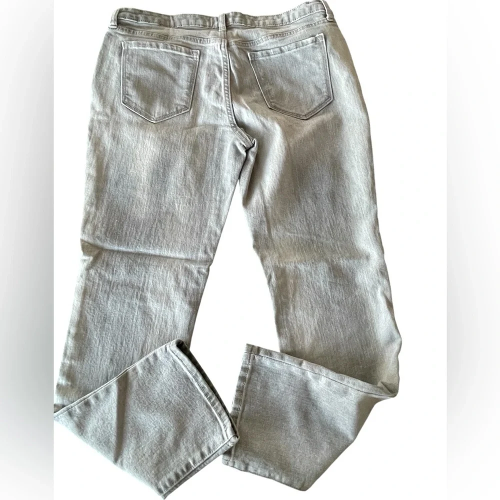 🩶👖Old Navy Boyfriend straight leg in light gray. Size 10.  Nice distressing! - Picture 3 of 8